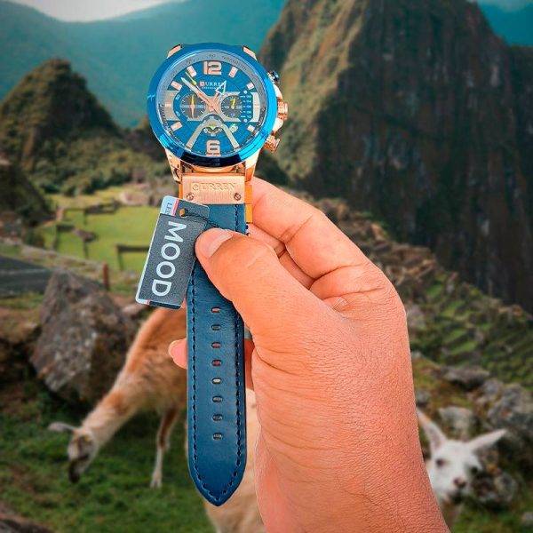 reloj de cuero para hombre curren azul en paisaje